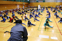 太田市の小・中・高生180名が参加した「太田市バドミントン講習会」