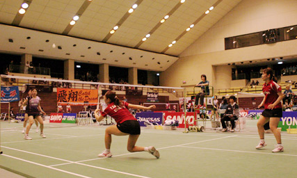 女子ダブルス1回戦は高橋礼華・松友美佐紀組と浅原さゆり・金森裕子組のチーム内対決