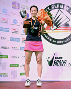 女子シングルス優勝の高橋沙也加